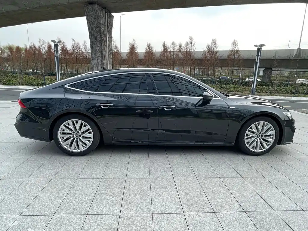 AUDI A7 2021