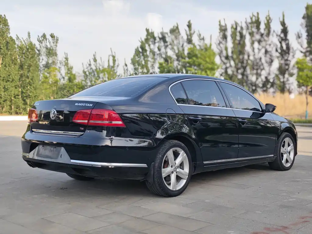 VOLKSWAGEN MAGOTAN 2016