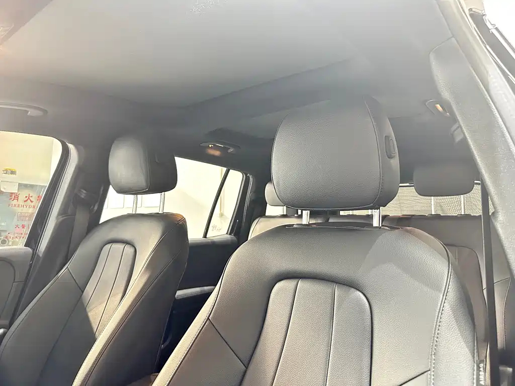 MERCEDES BENZ GLB 2023