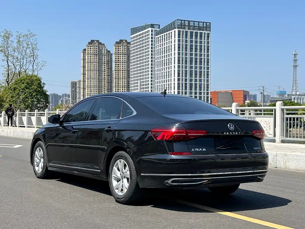 VOLKSWAGEN PASSAT 2021