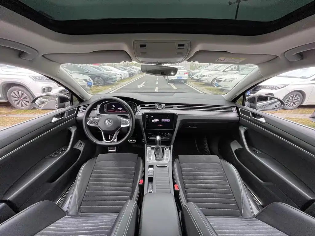 VOLKSWAGEN MAGOTAN 2020