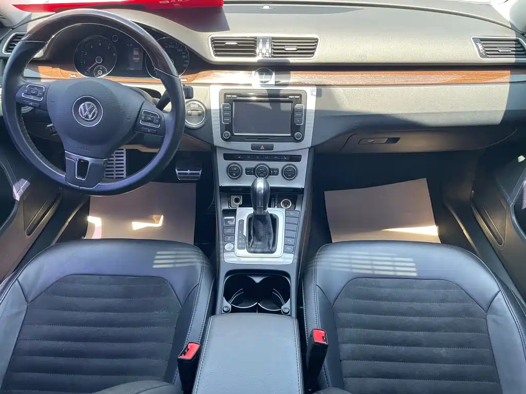 VOLKSWAGEN MAGOTAN 2015