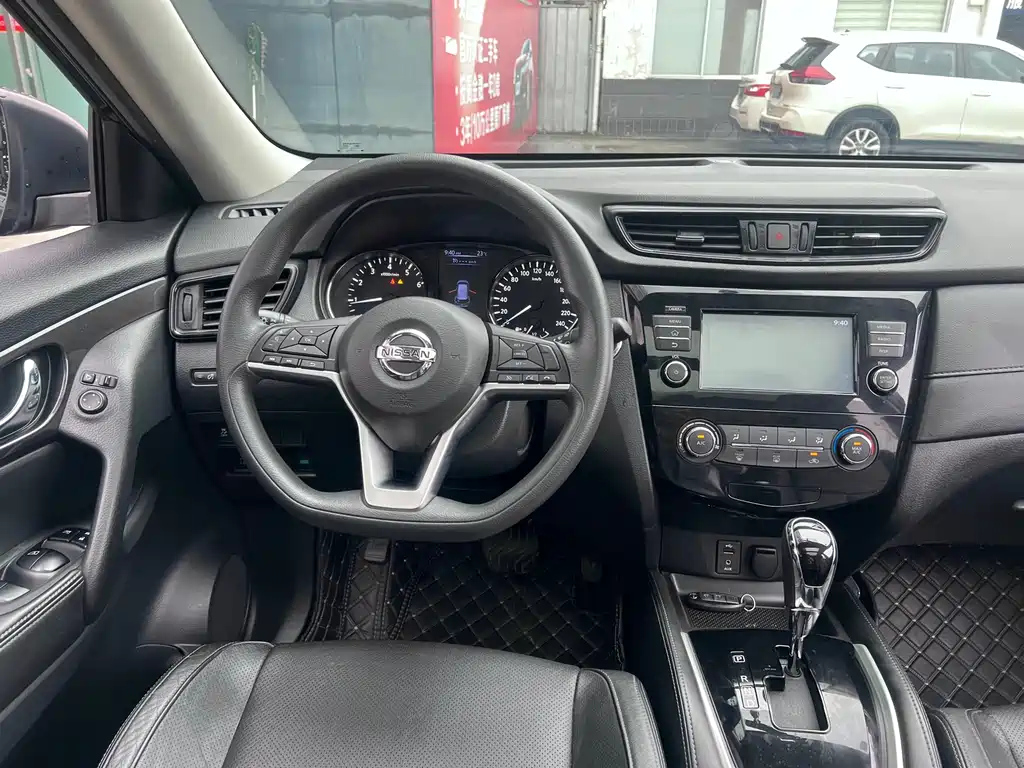 NISSAN X-TRAIL 2018