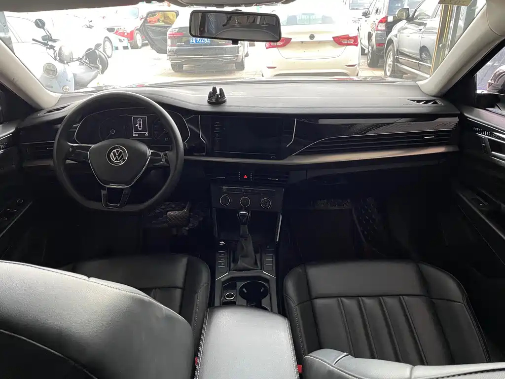 VOLKSWAGEN PASSAT 2021