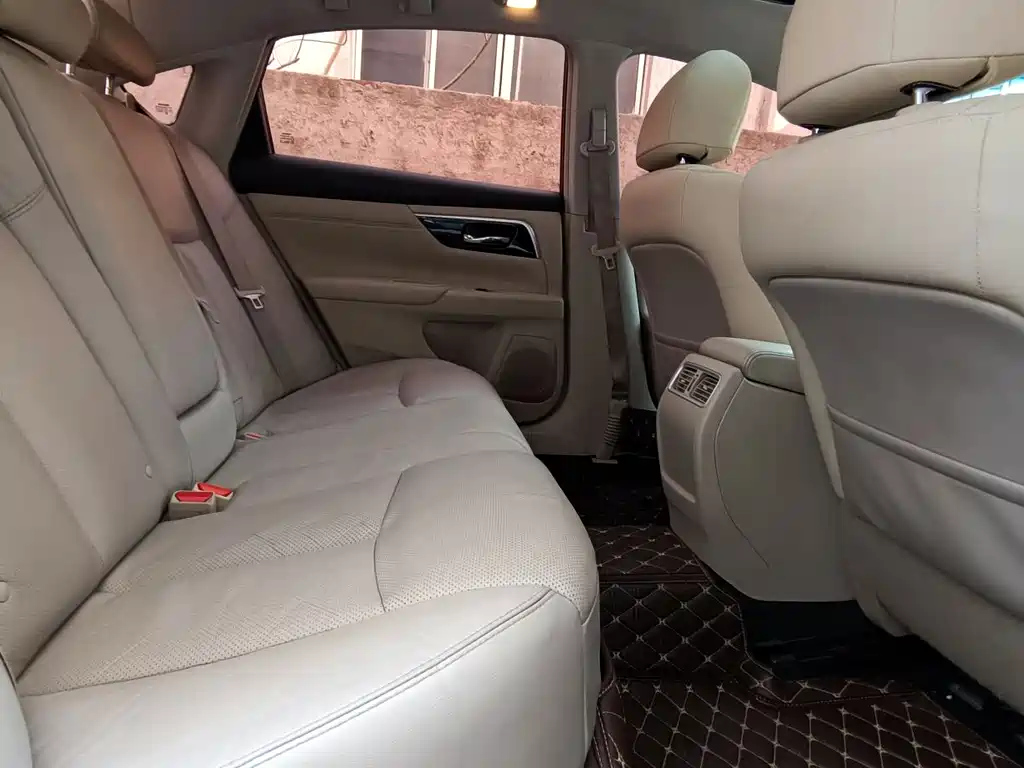 NISSAN TEANA 2018