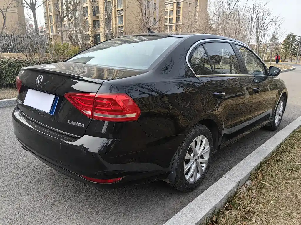 VOLKSWAGEN LAVIDA 2016
