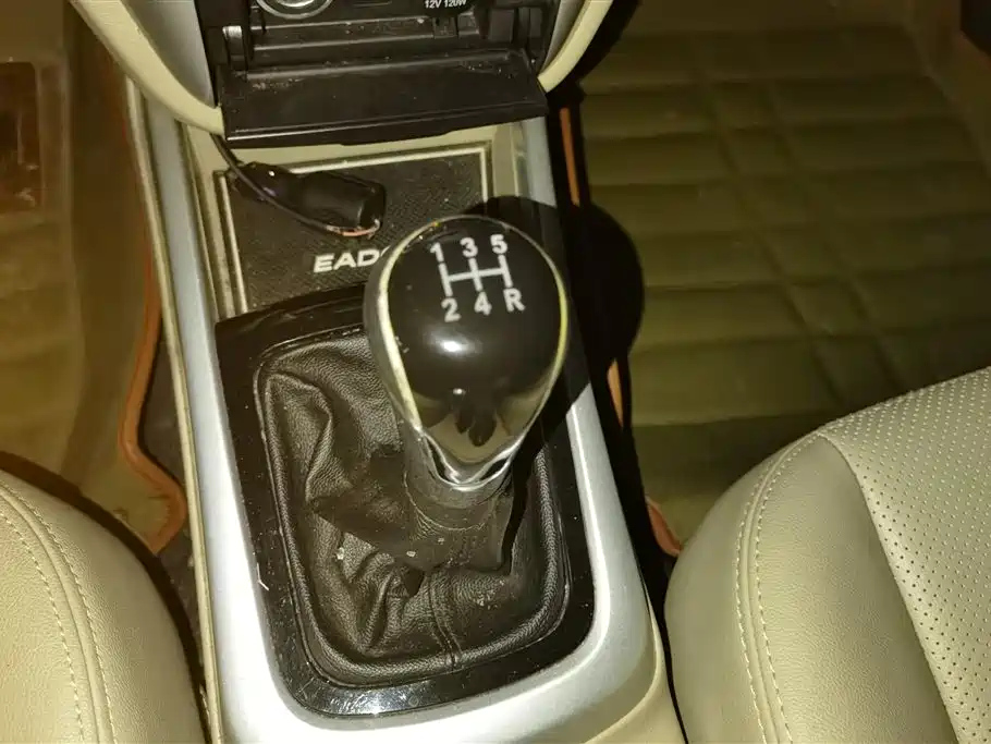 CHANGAN EADO 2014