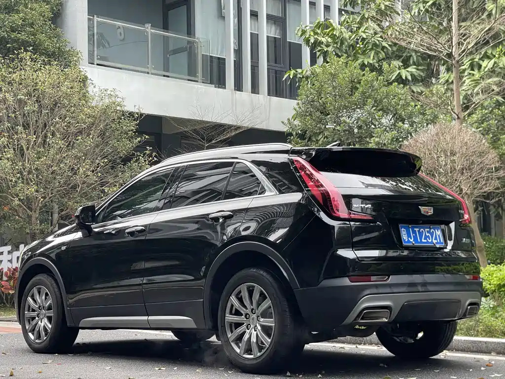CADILLAC XT4 2021