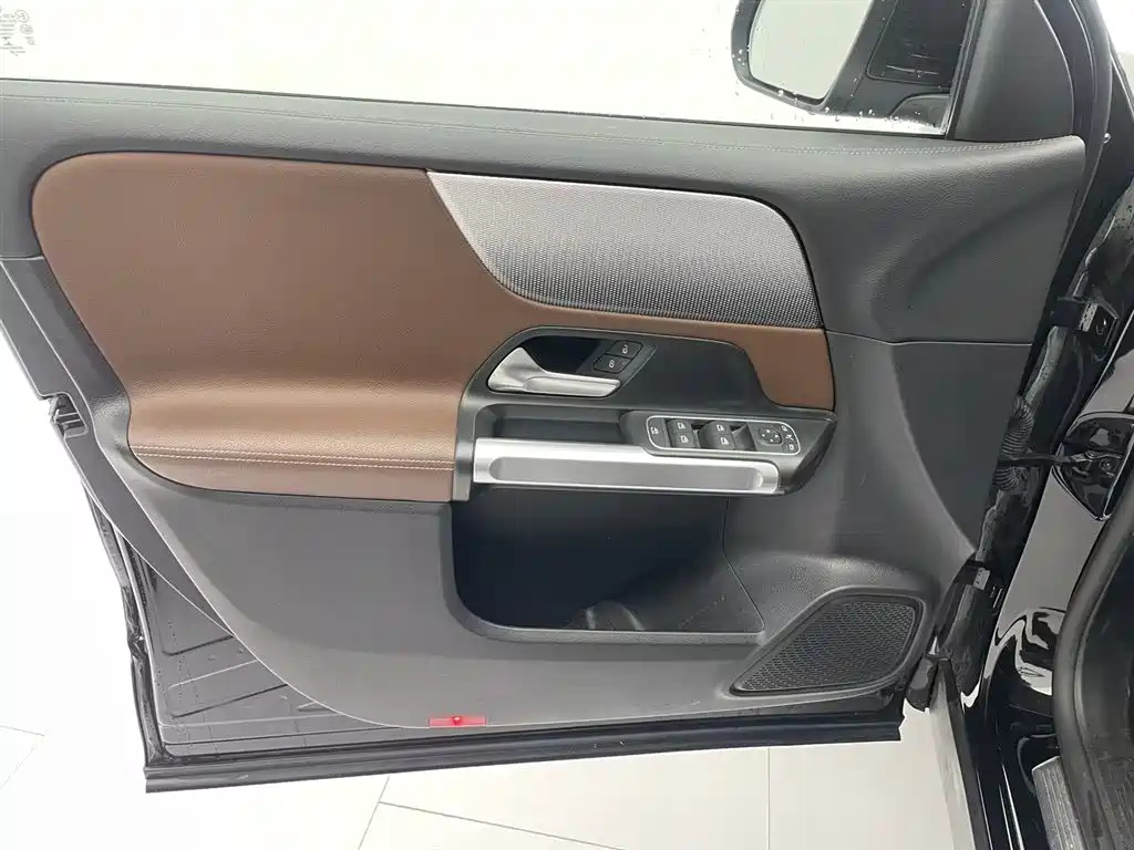MERCEDES BENZ GLB 2022