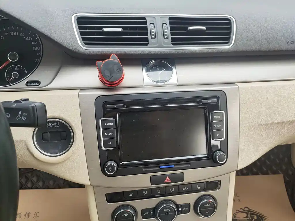 VOLKSWAGEN MAGOTAN 2014