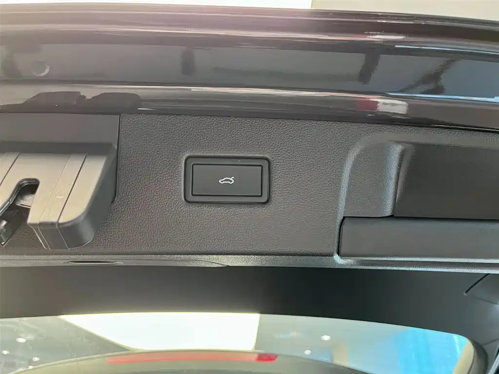 VOLKSWAGEN TAYRON 2023