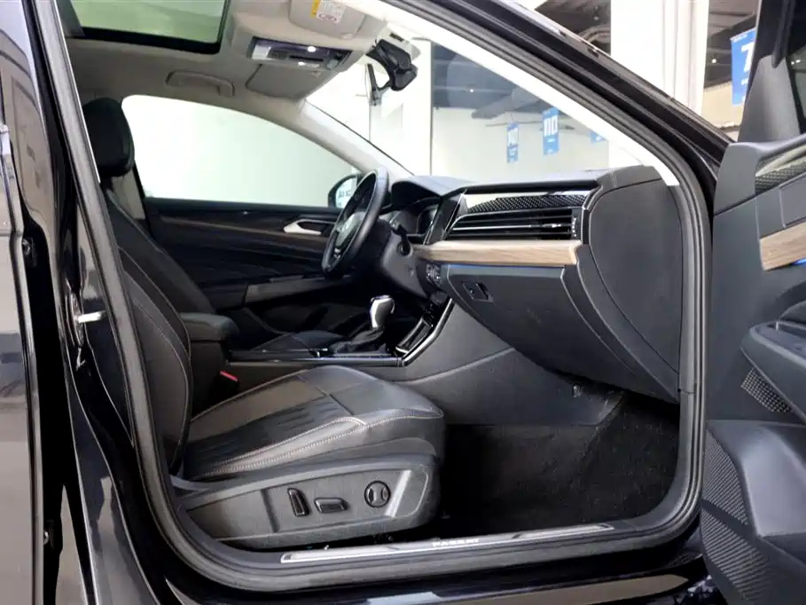 VOLKSWAGEN PASSAT 2021