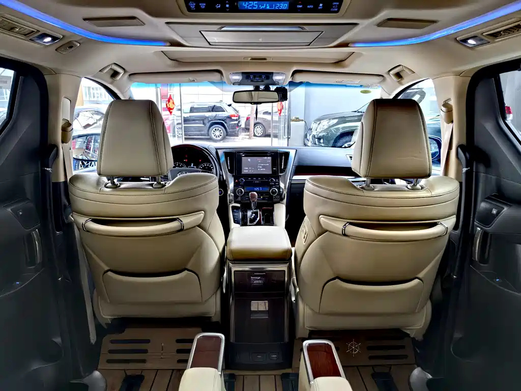 TOYOTA ALPHARD 2016