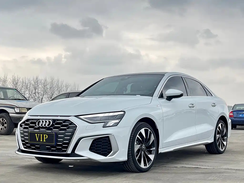 AUDI A3 2024