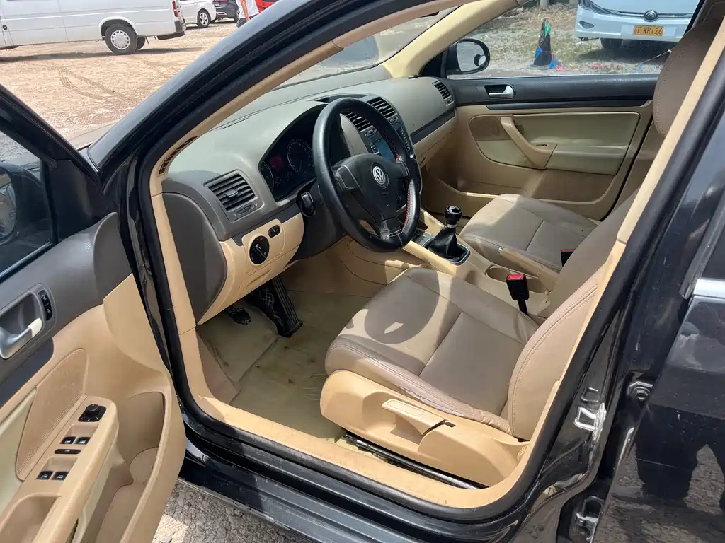 VOLKSWAGEN SAGITAR 2008