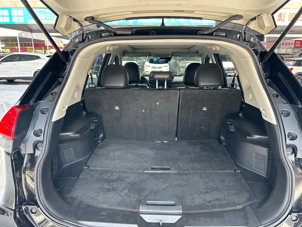 NISSAN X-TRAIL 2018