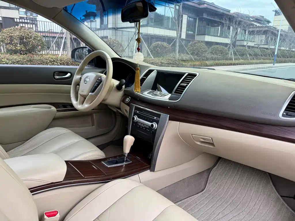 NISSAN TEANA 2009