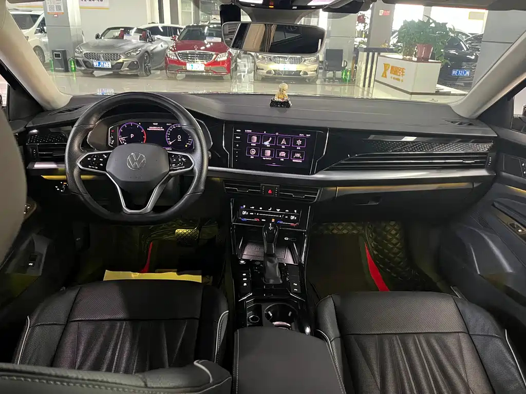 VOLKSWAGEN PASSAT 2022