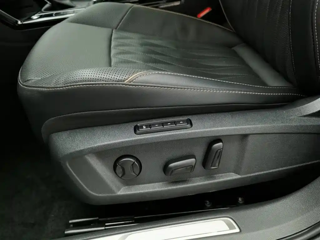 VOLKSWAGEN PASSAT 2021