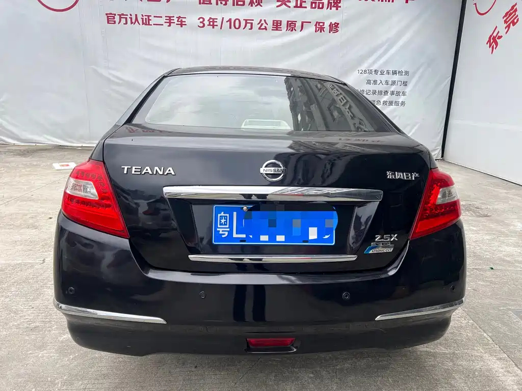 NISSAN TEANA 2010