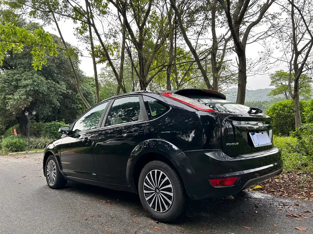 FORD FOCUS 2012