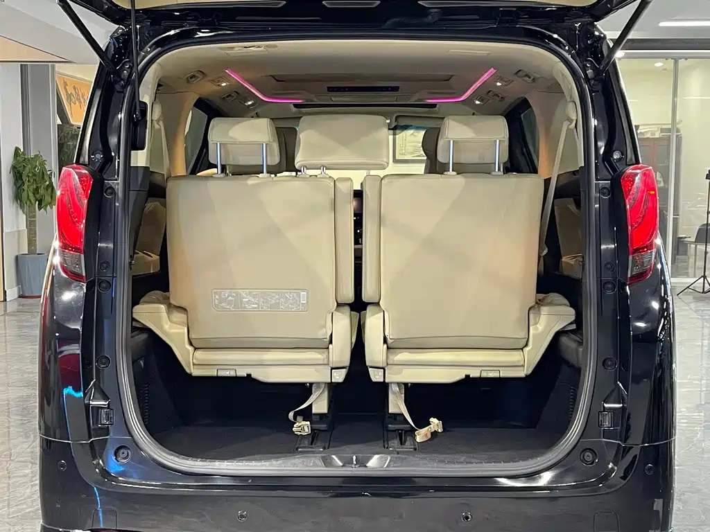 TOYOTA ALPHARD 2018