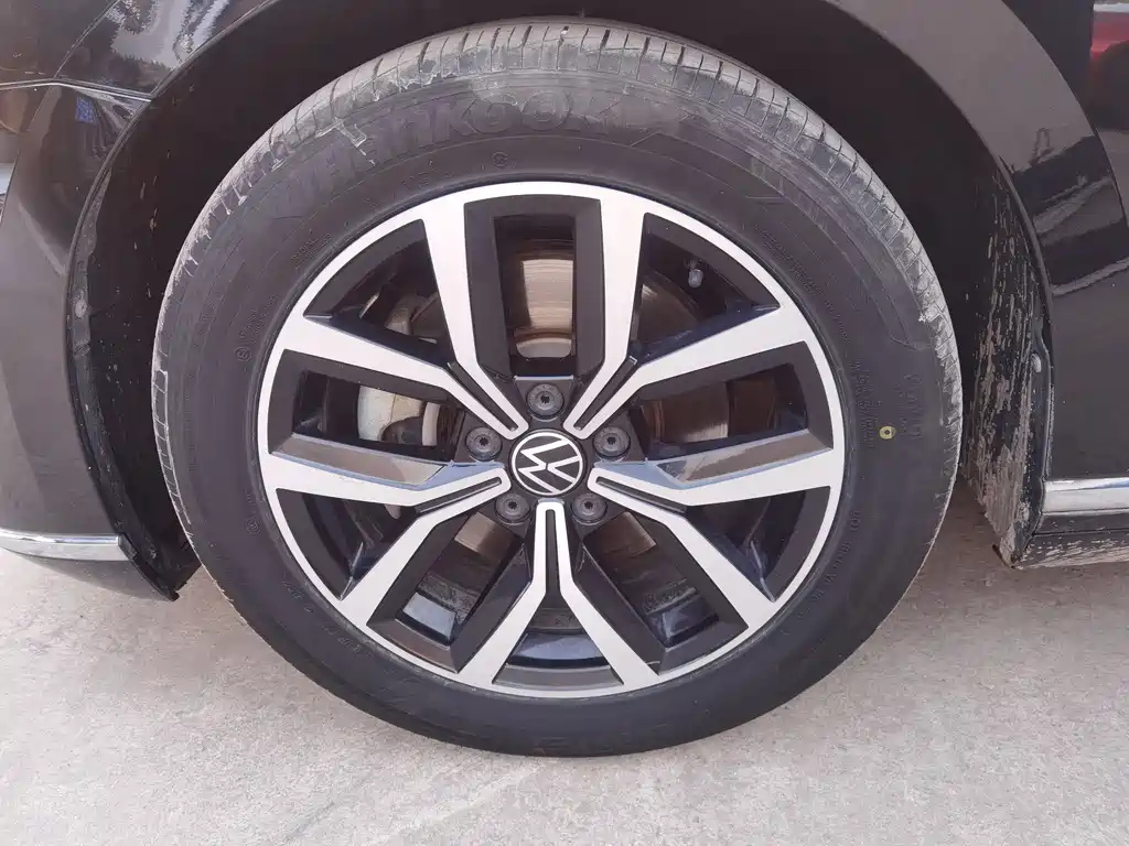 VOLKSWAGEN MAGOTAN 2021