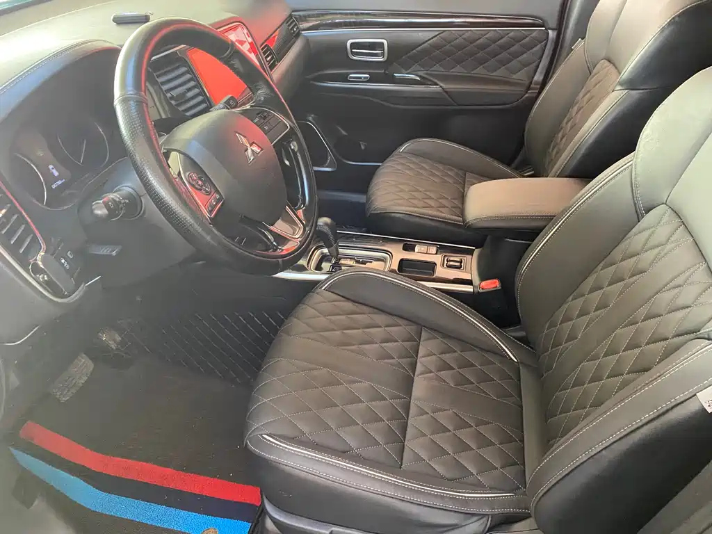MITSUBISHI OUTLANDER 2022