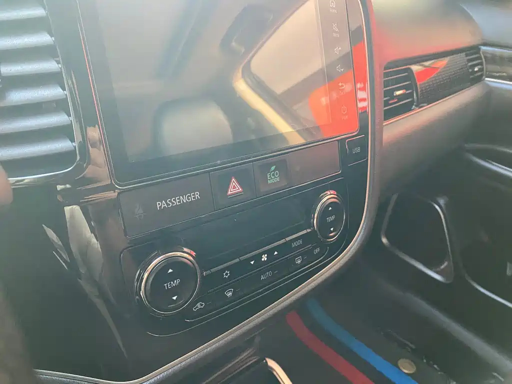 MITSUBISHI OUTLANDER 2022