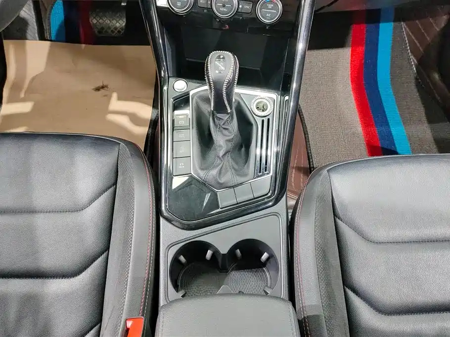 VOLKSWAGEN TAYRON 2020