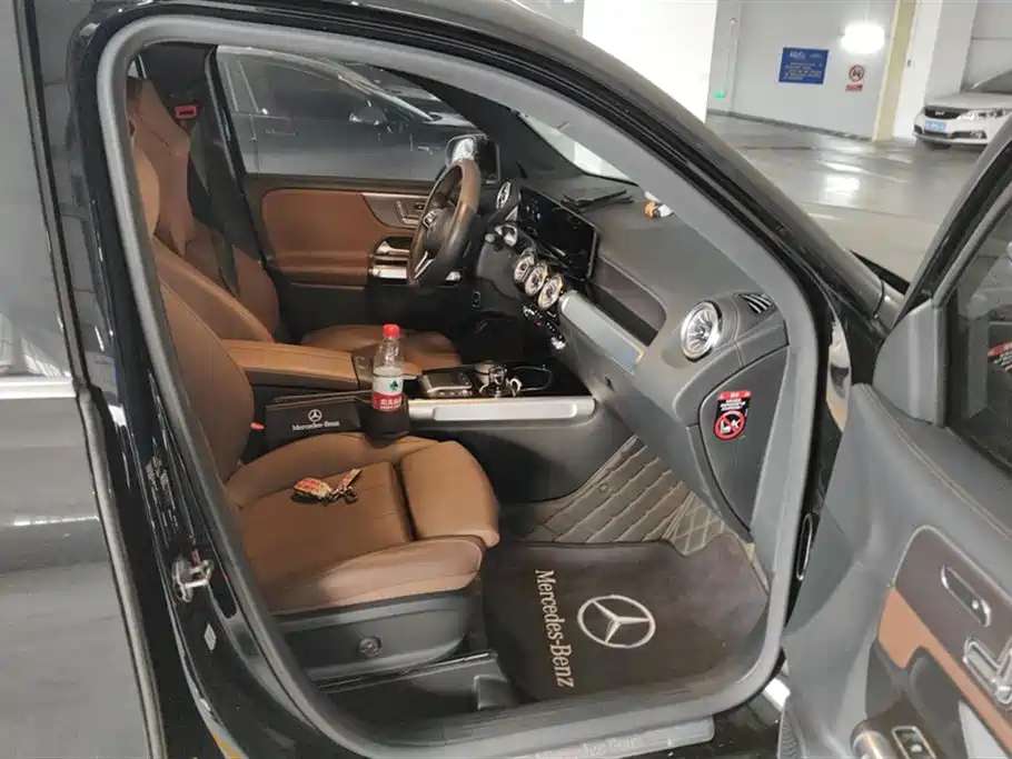 MERCEDES BENZ GLB 2021