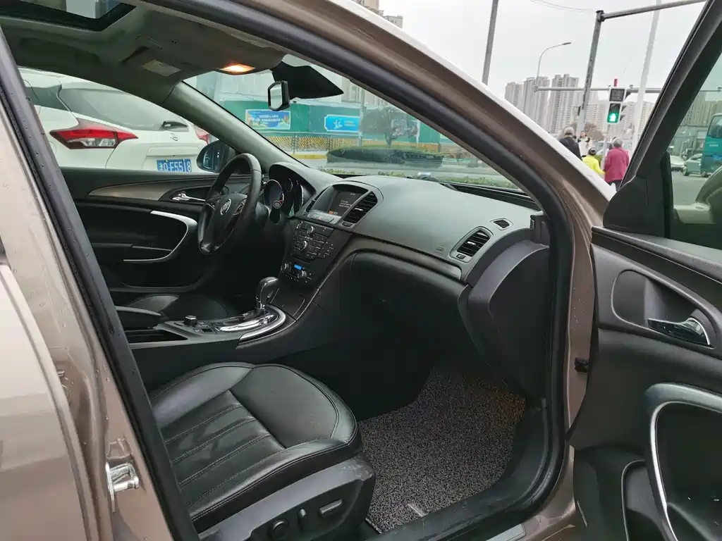 BUICK REGAL 2009