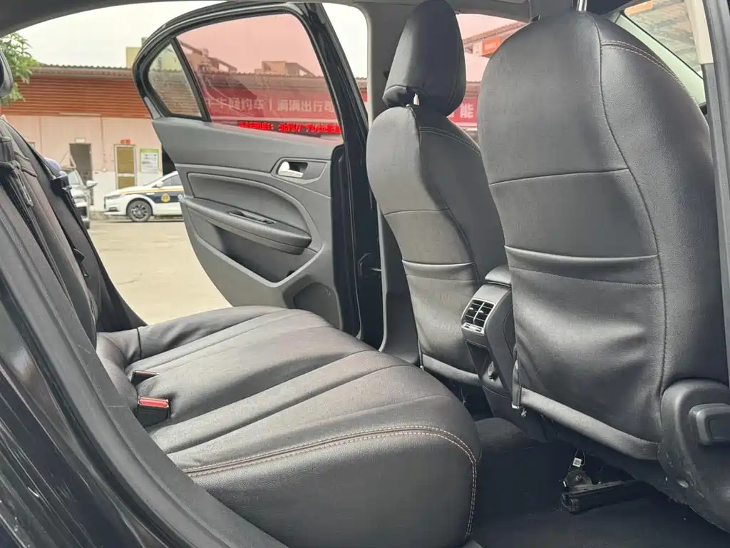 PEUGEOT 408 2018