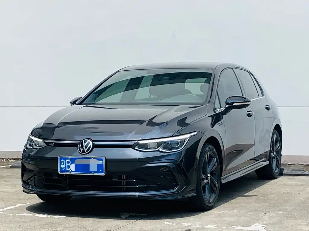 VOLKSWAGEN GOLF 2023