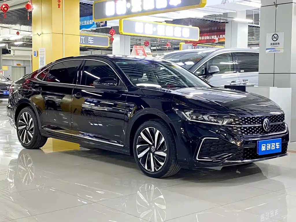 VOLKSWAGEN PASSAT 2022