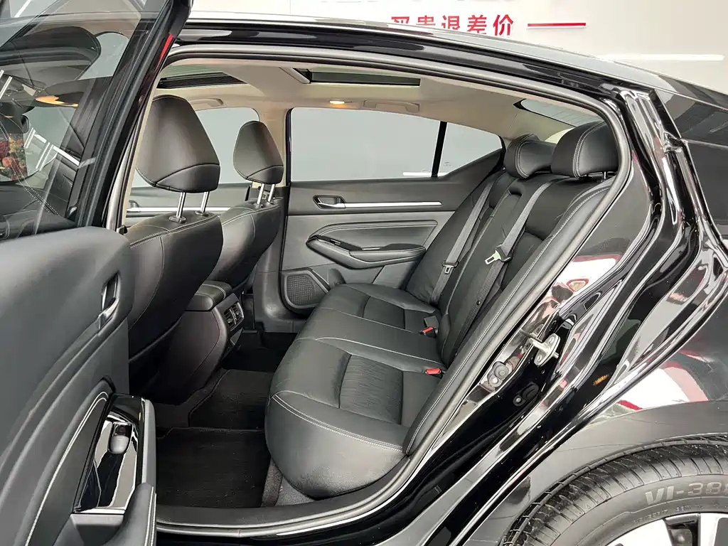NISSAN TEANA 2022
