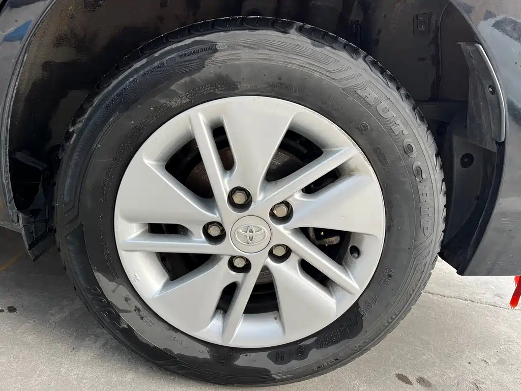 TOYOTA COROLLA 2014