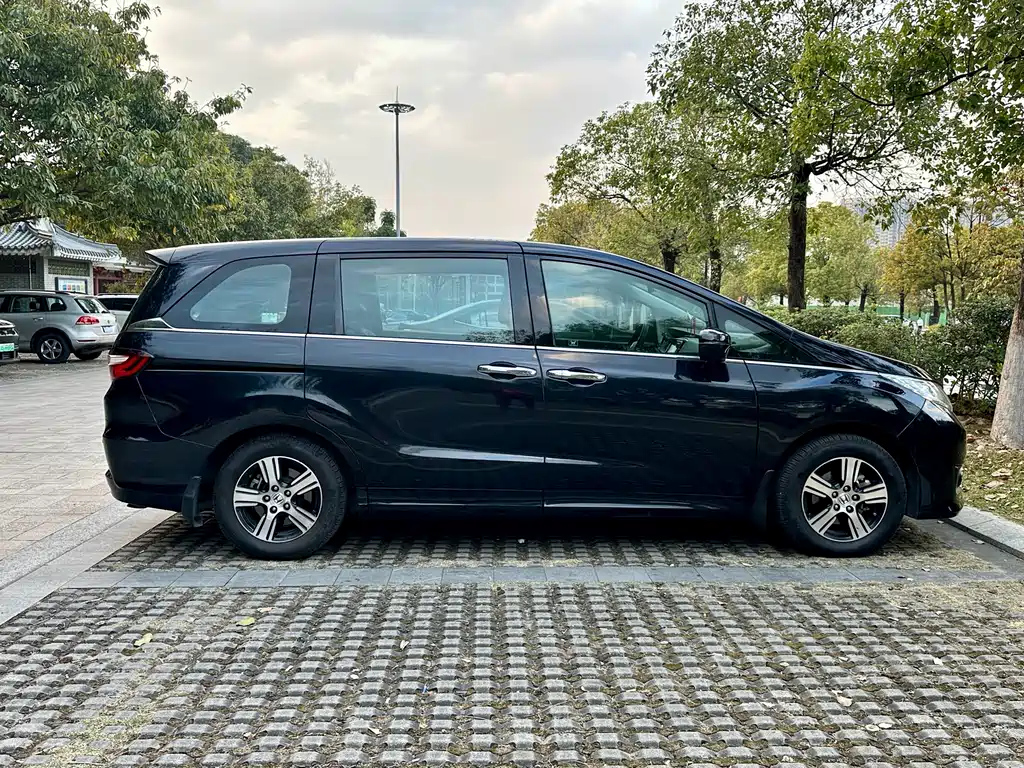 HONDA ODYSSEY 2015