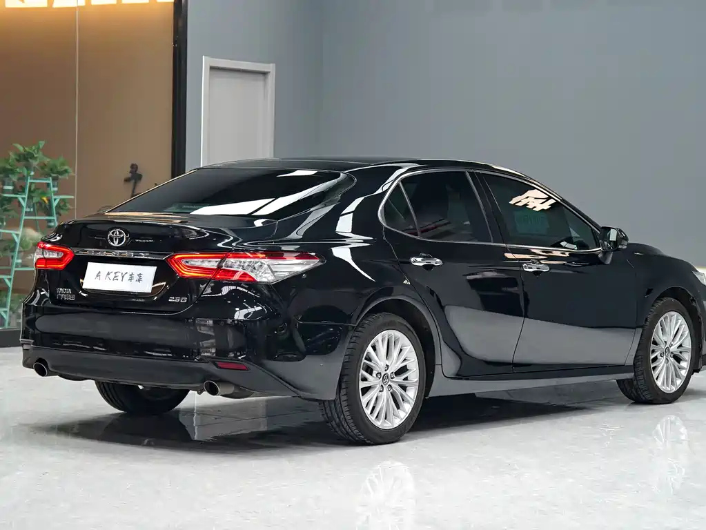 TOYOTA CAMRY 2018