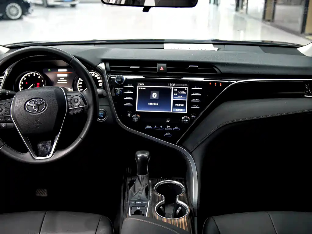 TOYOTA CAMRY 2018