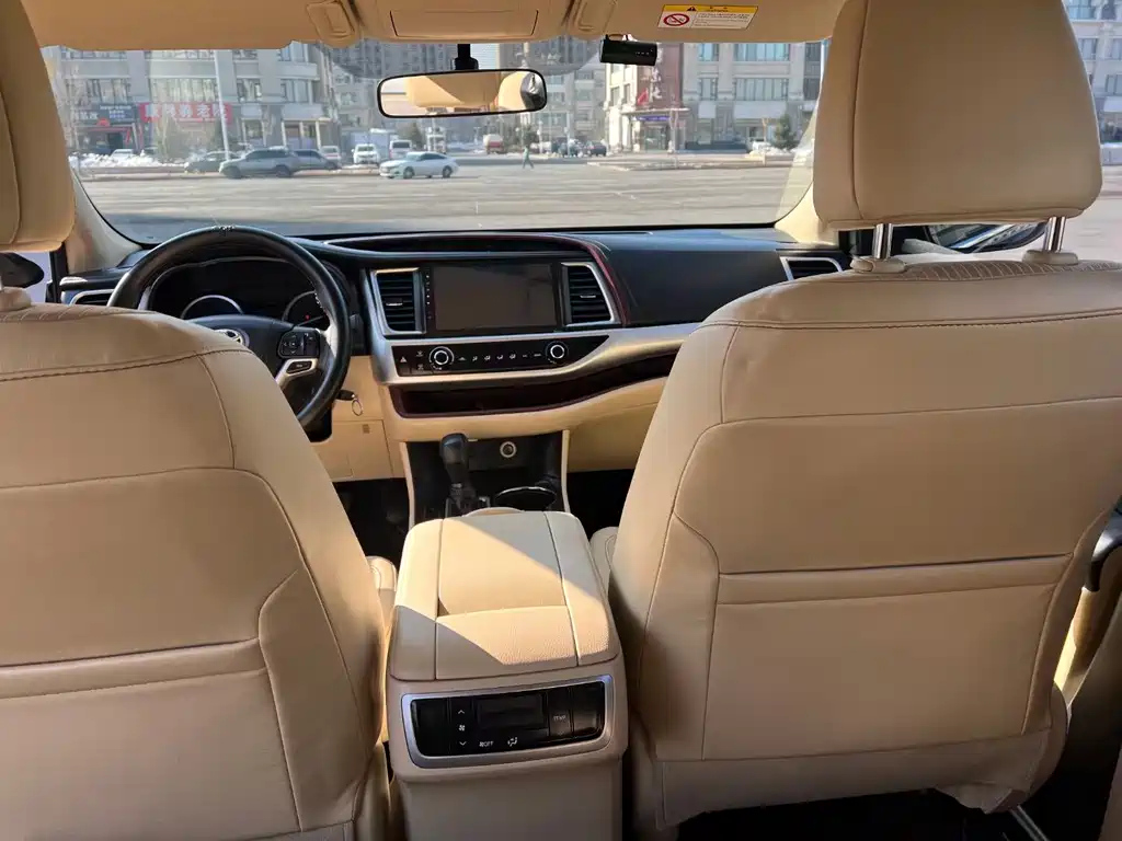 TOYOTA HIGHLANDER 2017