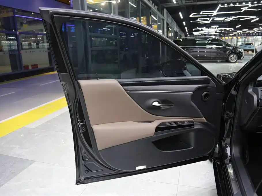 LEXUS ES 2023