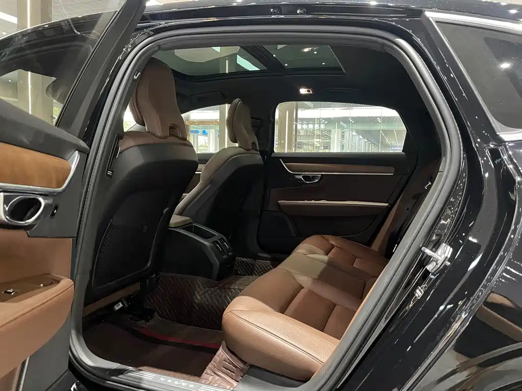 VOLVO S90 2021