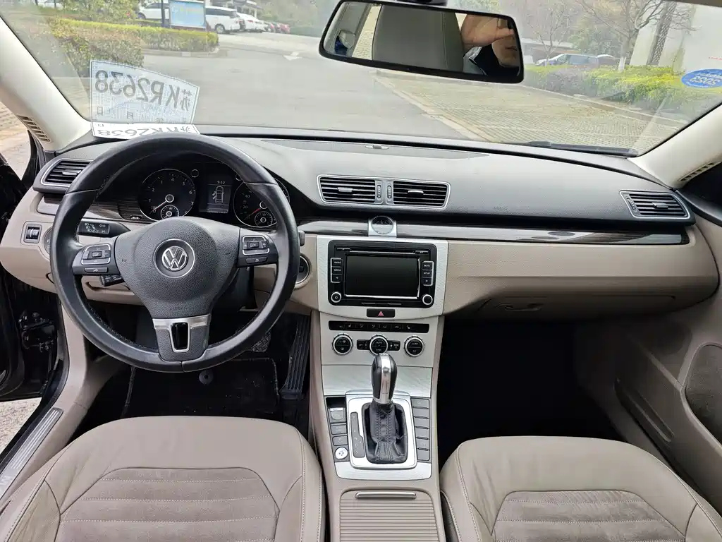 VOLKSWAGEN MAGOTAN 2013