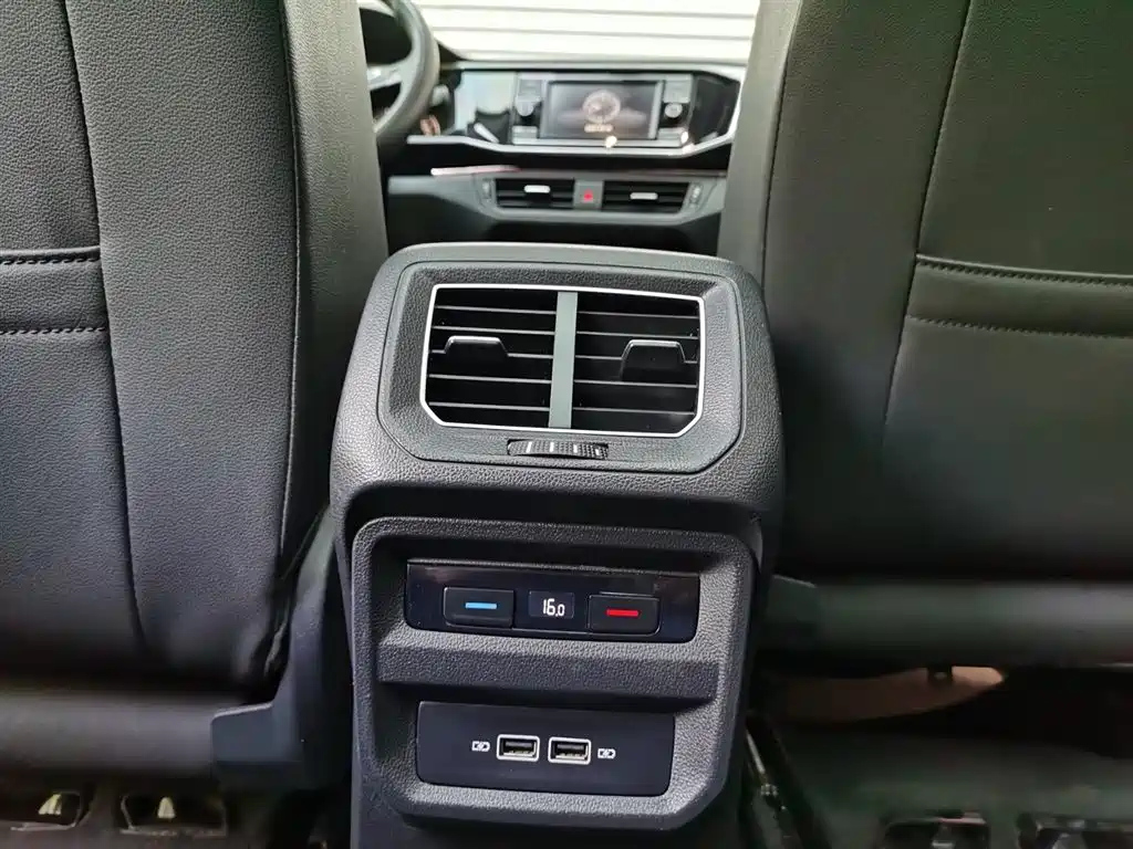 VOLKSWAGEN TAYRON 2020