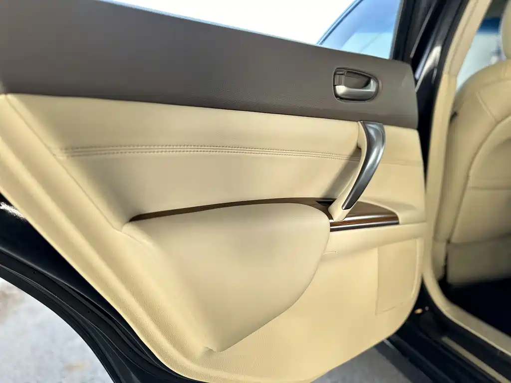 NISSAN TEANA 2013