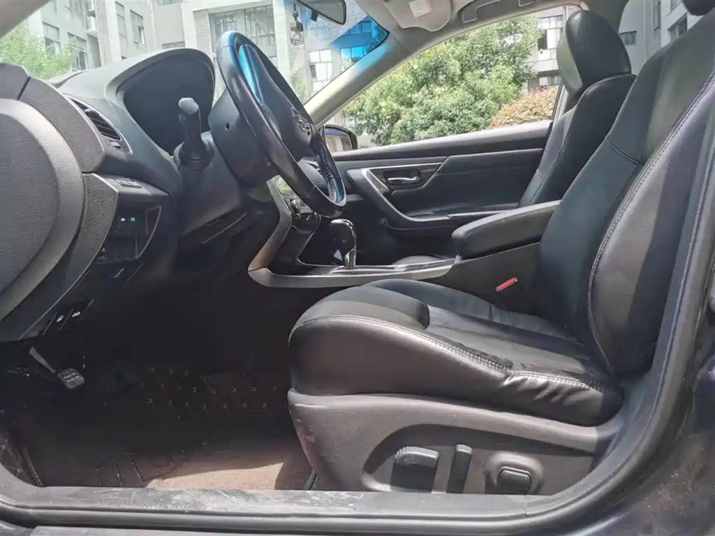 NISSAN TEANA 2015