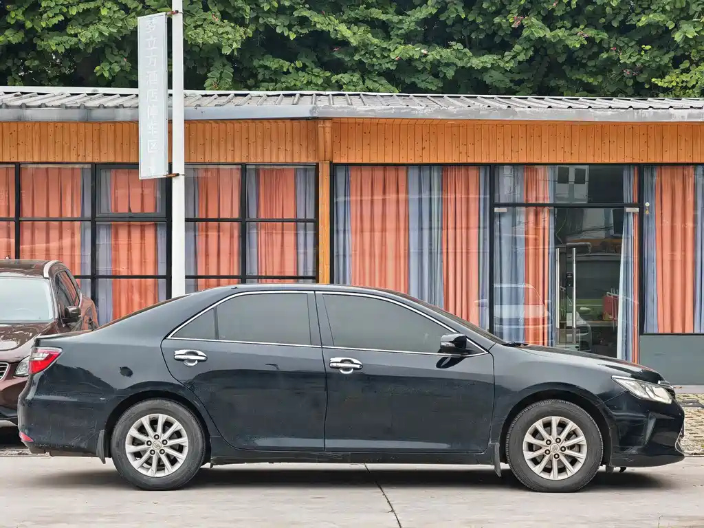 TOYOTA CAMRY 2015