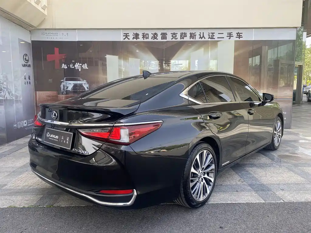 LEXUS ES 2021