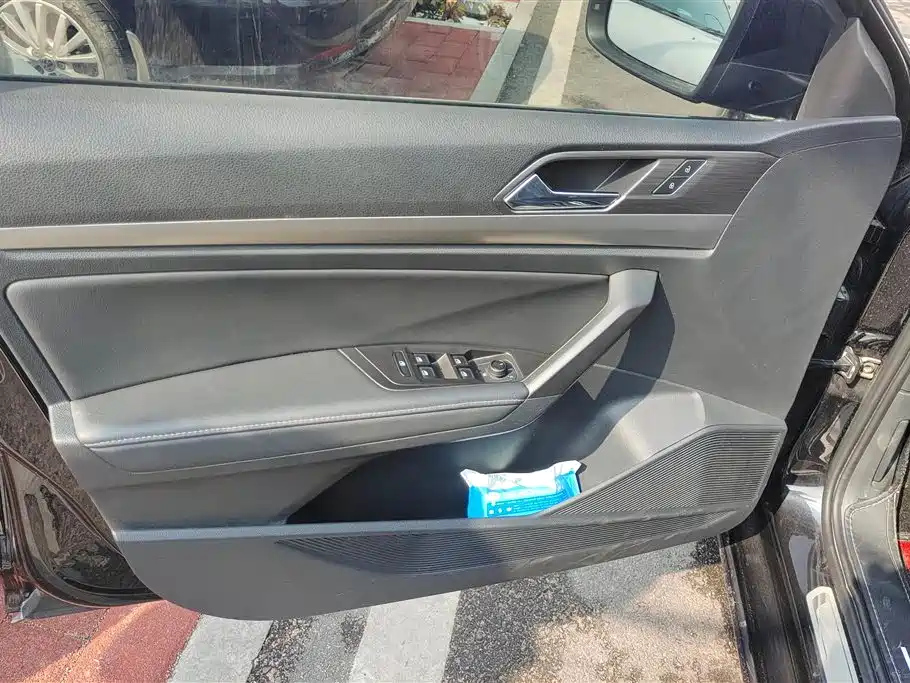 VOLKSWAGEN LAVIDA 2019